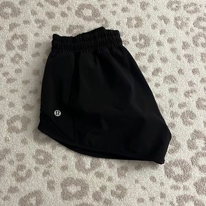 Lululemon Hotty Hot Short